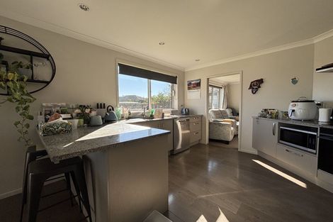Photo of property in 86 Redoubt Road, Goodwood Heights, Auckland, 2105