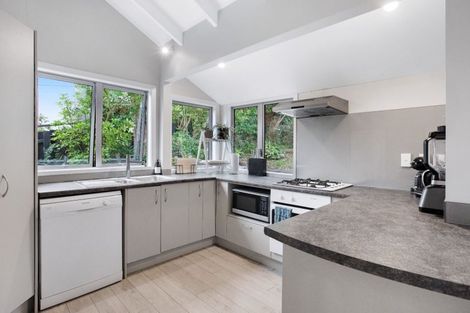 Photo of property in 2/11 Limmer Place, Browns Bay, Auckland, 0632