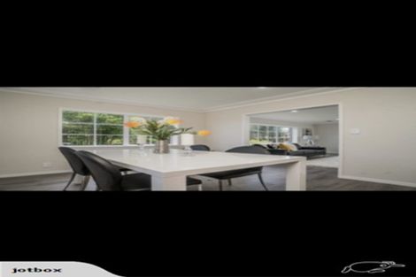 Photo of property in 67 Botany Road, Botany Downs, Auckland, 2010