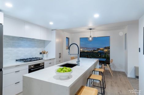 Photo of property in 50 Viewmont Drive, Harbour View, Lower Hutt, 5010