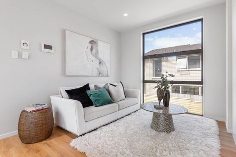 Photo of property in 1/90 Hillsborough Road, Hillsborough, Auckland, 1042