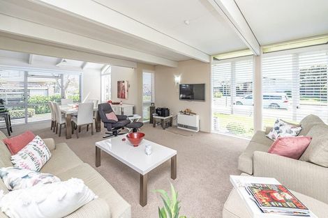 Photo of property in 3 Exeter Crescent, Springvale, Whanganui, 4501