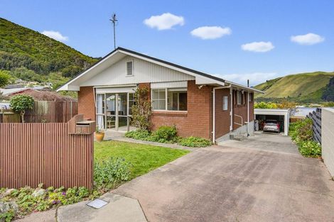 Photo of property in 15a Te Maku Grove, Waikanae, 5036