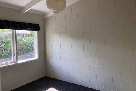 Photo of property in 2/6 Bond Crescent, Forrest Hill, Auckland, 0620