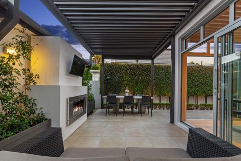 Photo of property in 8 Sylvan Park Avenue, Milford, Auckland, 0620