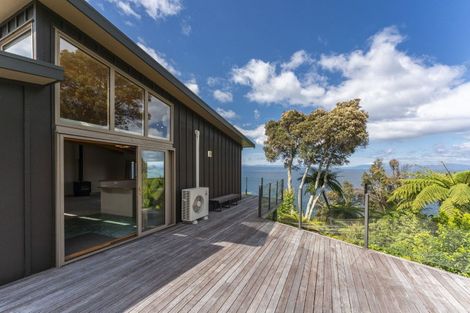 Photo of property in 47 Whakamoenga Point, Acacia Bay, Taupo, 3385