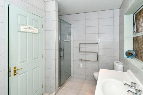 Photo of property in 12 Gibbons Road, Weymouth, Auckland, 2103