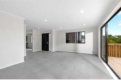 Photo of property in 10c Neilon Place, Northcross, Auckland, 0632