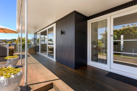 Photo of property in 46 Nevada Drive, Merrilands, New Plymouth, 4312