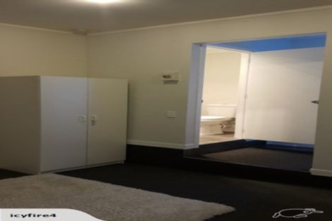 Photo of property in 2/16 Fowler Street, Northcote, Auckland, 0627