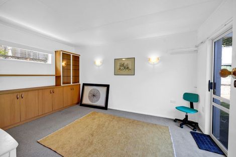 Photo of property in 44 Gilbert Street, New Plymouth, 4310