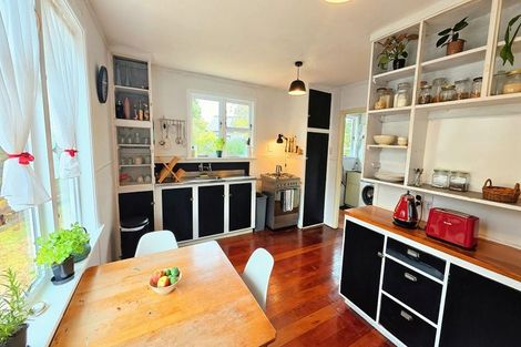 Photo of property in 12 Rodney Grove, Paraparaumu, 5032