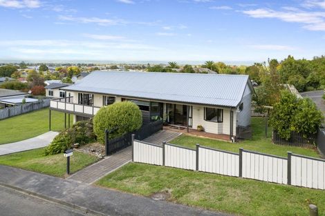 Photo of property in 2 Puketiro Drive, Feilding, 4702