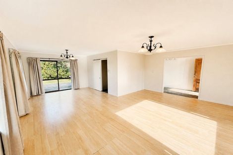 Photo of property in 3 Kadina Place, Botany Downs, Auckland, 2010