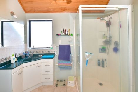 Photo of property in 2 Astrolabe Place, Gulf Harbour, Whangaparaoa, 0930