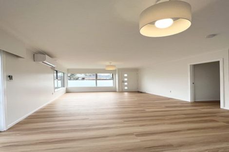 Photo of property in 1/17 Thornton Road, Milford, Auckland, 0620