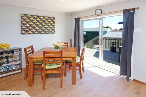 Photo of property in 56 Boundary Road, Clover Park, Auckland, 2019