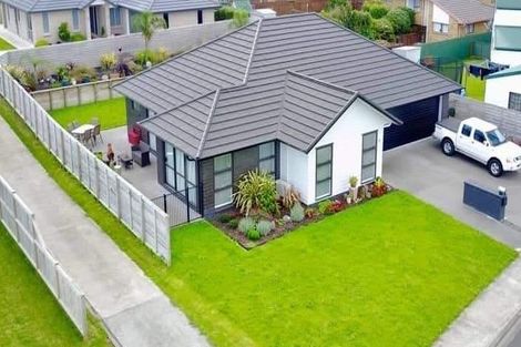 Photo of property in 41 Harbour Crest Drive, Waiuku, 2123
