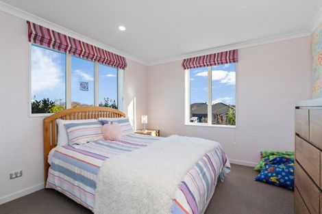 Photo of property in 17 Westpark Drive, Burnside, Christchurch, 8053
