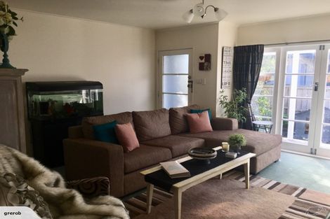 Photo of property in 1/156 Nile Road, Milford, Auckland, 0620