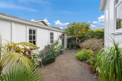 Photo of property in 2 Kent Road, Regent, Whangarei, 0112