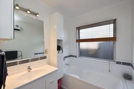 Photo of property in 16 Hoffman Court, Waikiwi, Invercargill, 9810