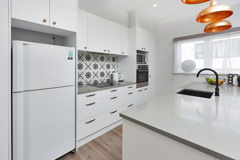 Photo of property in 1/23 Brandon Road, Glen Eden, Auckland, 0602