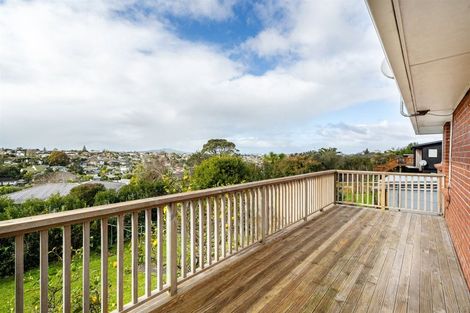 Photo of property in 135 Forrest Hill Road, Forrest Hill, Auckland, 0620