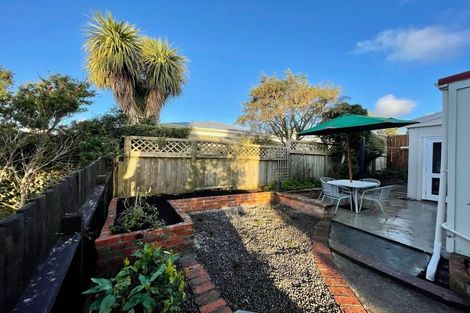 Photo of property in 45 Fairview Crescent, Kelburn, Wellington, 6012