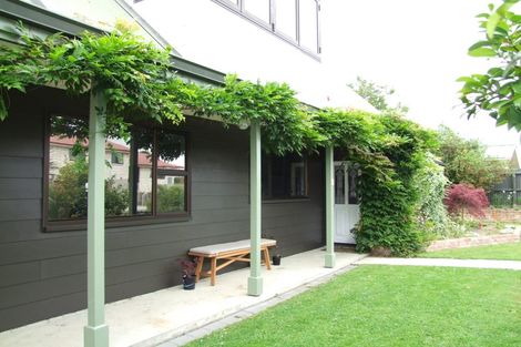 Photo of property in 21 Abercrombie Street, Milton, 9220