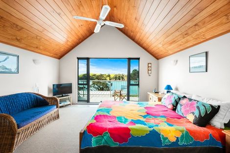 Photo of property in 730 Taiharuru Road, Taiharuru, Onerahi, 0192