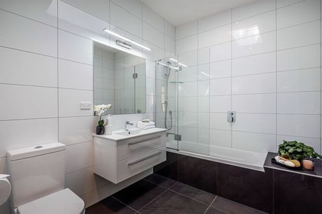 Photo of property in 15e Balmain Road, Birkenhead, Auckland, 0626