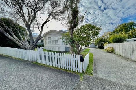 Photo of property in 5 Harbour View Road, Point Chevalier, Auckland, 1022