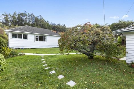 Photo of property in 135 Hine Road, Wainuiomata, Lower Hutt, 5014