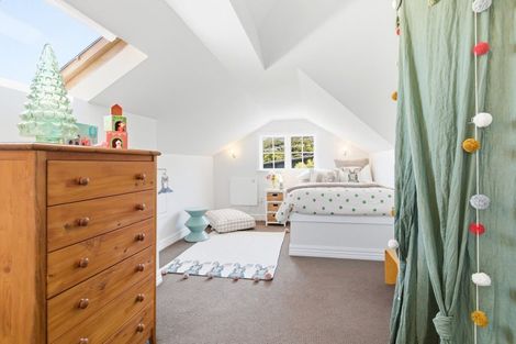 Photo of property in 15 Lucknow Terrace, Khandallah, Wellington, 6035