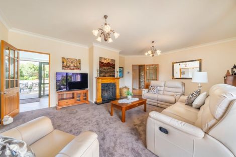 Photo of property in 32 Paekakariki Hill Road, Pauatahanui, Porirua, 5381