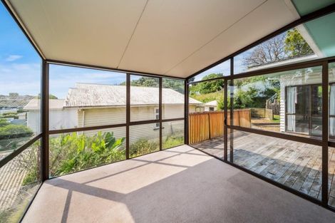 Photo of property in 115 Mangorei Road, Merrilands, New Plymouth, 4312