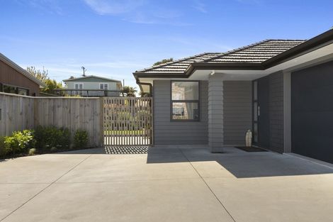 Photo of property in 5 Mackillop Way, Brooklands, New Plymouth, 4310