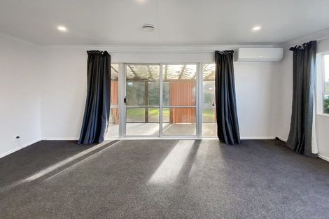 Photo of property in 14 Hillcrest Drive, Kelvin Grove, Palmerston North, 4414