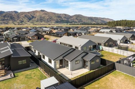 Photo of property in 10 Waddell Street, Lake Hawea, 9382