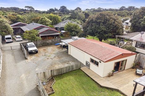 Photo of property in 43 Leinster Avenue, Raumati South, Paraparaumu, 5032