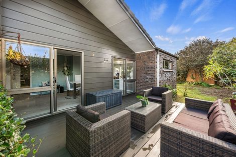 Photo of property in 6 Baronie Court, Half Moon Bay, Auckland, 2012