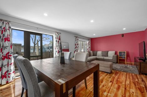 Photo of property in 1/23 Fields Parade, Oteha, Auckland, 0632