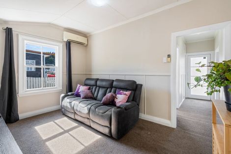 Photo of property in 396 Kaikorai Valley Road, Bradford, Dunedin, 9011