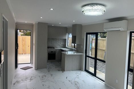 Photo of property in 83b Hutchinsons Road, Bucklands Beach, Auckland, 2014