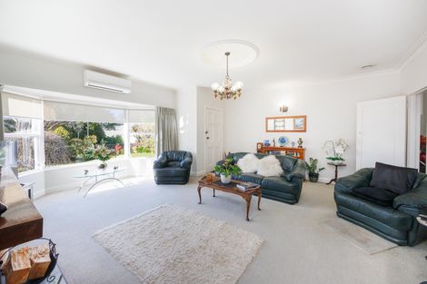 Photo of property in 21 Karina Terrace, Roslyn, Palmerston North, 4414