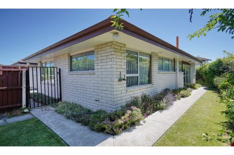 Photo of property in 2/9 Larkhill Place, Russley, Christchurch, 8042