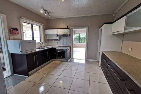 Photo of property in 67 Memorial Avenue, Ilam, Christchurch, 8053