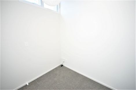 Photo of property in 2/64 Exmouth Road, Northcote, Auckland, 0627