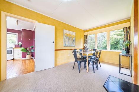 Photo of property in 17 Davis Grove, Wainuiomata, Lower Hutt, 5014